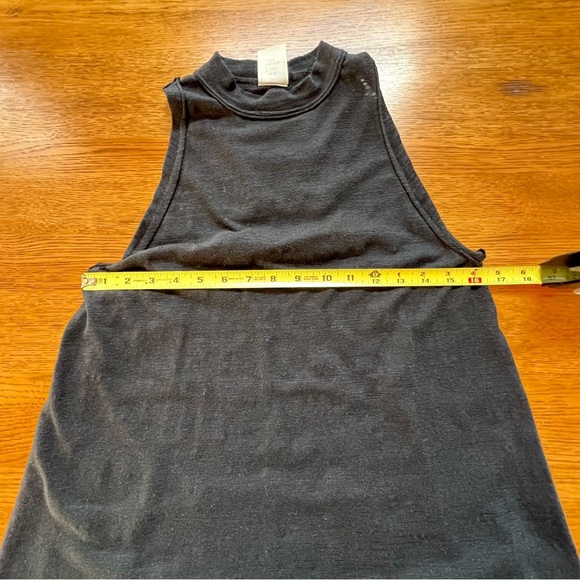 ⭐️ We The Free Black Burnout Sleeveless Tank Scoop Racer Back MEDIUM - Picture 8 of 9